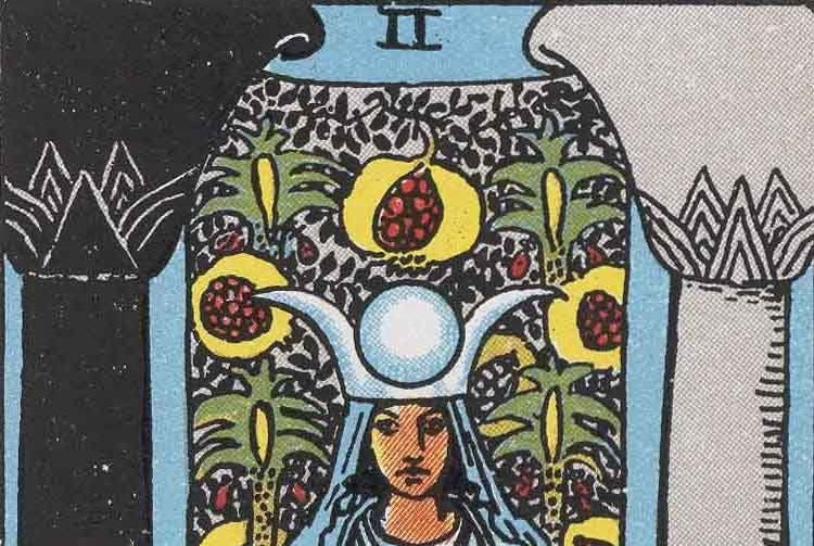 The High Priestess Tarot card: Its Meaning in Love, Family & Relationships